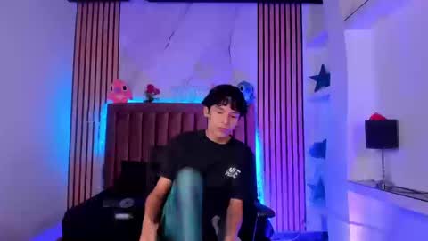 Snapshot of sthepanodimonaco chatting on 01-17-26, 10:13 Sthepano online show from 01-17-26, 10:13