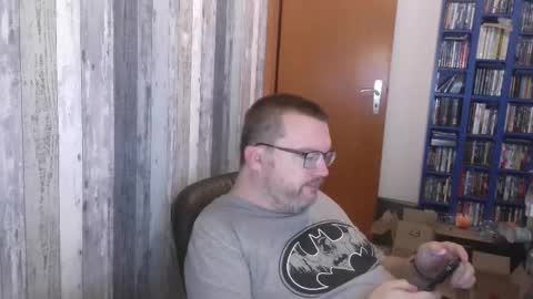 Snapshot of still_alive1985 chatting on 09-12-25, 05:51 Oliver online show from 09-12-25, 05:51