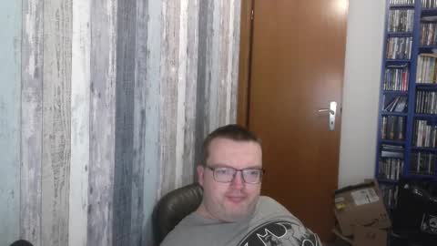 Snapshot of still_alive1985 chatting on 09-15-25, 06:52 Oliver online show from 09-15-25, 06:52