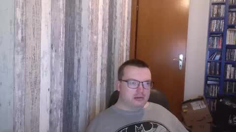 Snapshot of still_alive1985 chatting on 09-16-25, 07:42 Oliver online show from 09-16-25, 07:42