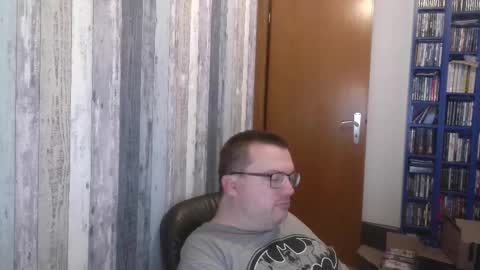 Snapshot of still_alive1985 chatting on 09-18-25, 03:14 Oliver online show from 09-18-25, 03:14