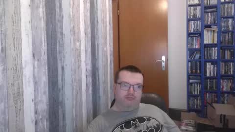 Snapshot of still_alive1985 chatting on 09-19-25, 06:37 Oliver online show from 09-19-25, 06:37