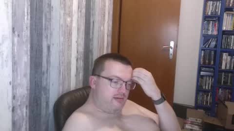 Snapshot of still_alive1985 chatting on 09-20-25, 04:52 Oliver online show from 09-20-25, 04:52