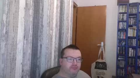 Snapshot of still_alive1985 chatting on 09-22-25, 06:48 Oliver online show from 09-22-25, 06:48