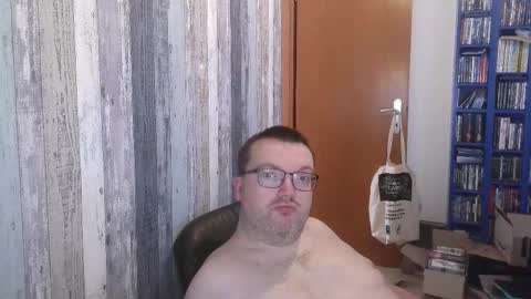 Snapshot of still_alive1985 chatting on 09-23-25, 07:11 Oliver online show from 09-23-25, 07:11