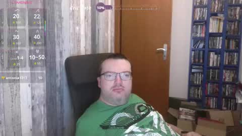 Snapshot of still_alive1985 chatting on 10-19-25, 06:03 Oliver online show from 10-19-25, 06:03