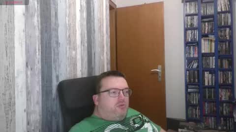 Snapshot of still_alive1985 chatting on 10-21-25, 07:14 Oliver online show from 10-21-25, 07:14