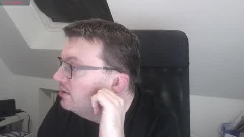 Snapshot of still_alive1985 chatting on 11-07-25, 06:08 Oliver online show from 11-07-25, 06:08