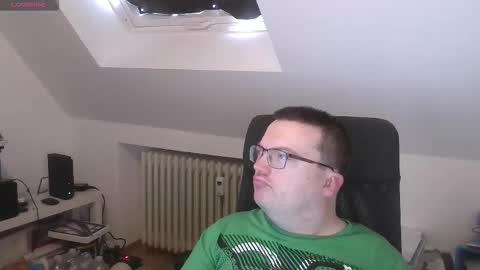 Snapshot of still_alive1985 chatting on 11-28-25, 08:28 Oliver online show from 11-28-25, 08:28