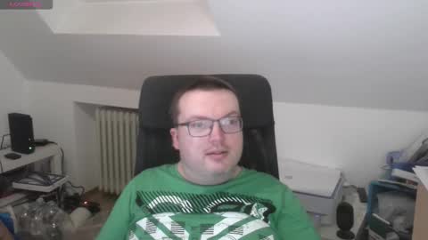 Snapshot of still_alive1985 chatting on 11-30-25, 04:44 Oliver online show from 11-30-25, 04:44