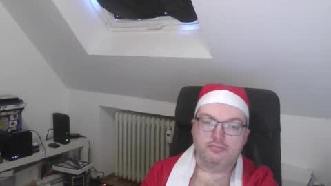 Snapshot of still_alive1985 chatting on 12-04-25, 07:17 Oliver online show from 12-04-25, 07:17