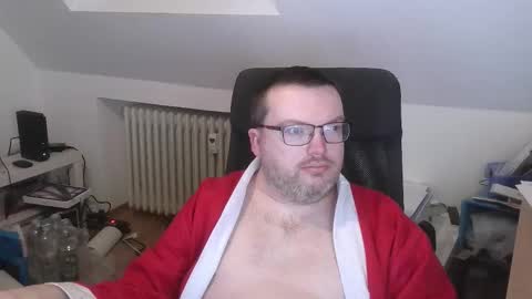 Oliver online show from 12-17-25, 07:36