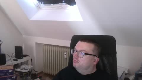 Oliver online show from 04-15-26, 07:04