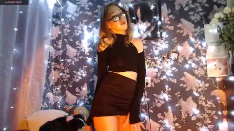 Snapshot of stilsy_brit chatting on 12-16-24, 12:04 Catalina online show from 12-16-24, 12:04