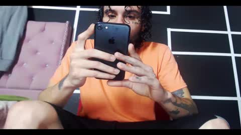 Snapshot of stivenunivers996 chatting on 10-19-25, 05:52 stiven online show from 10-19-25, 05:52