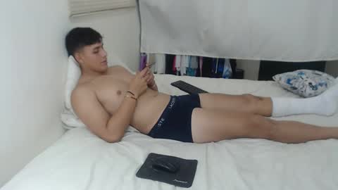 Snapshot of stivmike02 chatting on 11-06-25, 08:21 Mike online show from 11-06-25, 08:21