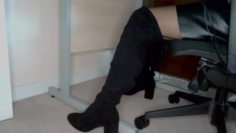stockings_stockings online show from 03-05-26, 10:55