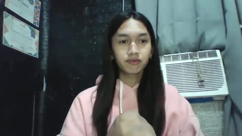 Snapshot of stonehard_sophia chatting on 12-27-24, 12:07 Cute Sophia online show from 12-27-24, 12:07