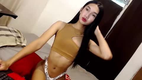 Snapshot of stonehard_sophia chatting on 09-23-25, 04:15 Cute Sophia online show from 09-23-25, 04:15