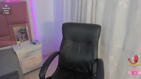 Sweety Stormi  online show from 01-10-25, 01:32