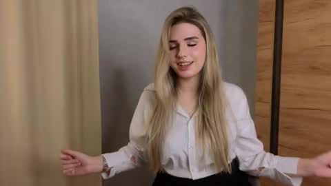 Luna online show from 11-19-25, 03:01