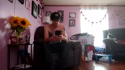 Snapshot of str33twyz3 chatting on 12-02-24, 08:11 Streetwyze online show from 12-02-24, 08:11