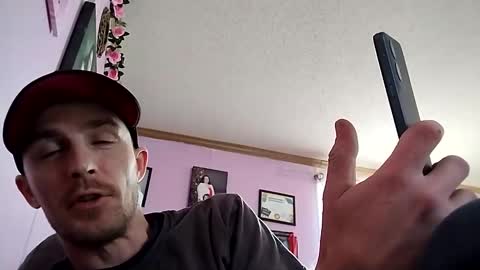 Snapshot of str33twyz3 chatting on 12-10-24, 02:28 Streetwyze online show from 12-10-24, 02:28