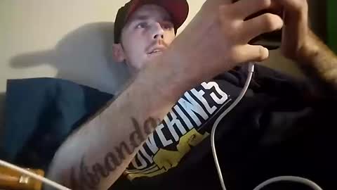 Snapshot of str33twyz3 chatting on 10-10-25, 04:33 Streetwyze online show from 10-10-25, 04:33