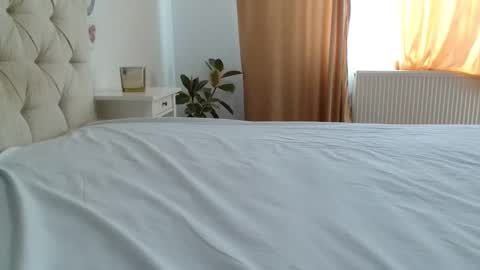 Vivian online show from 02-24-25, 08:49