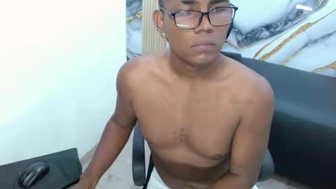 Snapshot of straigthtbigcockk chatting on 11-15-25, 08:55 straigthtbigcockk online show from 11-15-25, 08:55