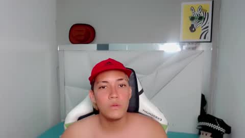 Snapshot of street_poemm_ chatting on 02-24-26, 04:21 Street online show from 02-24-26, 04:21