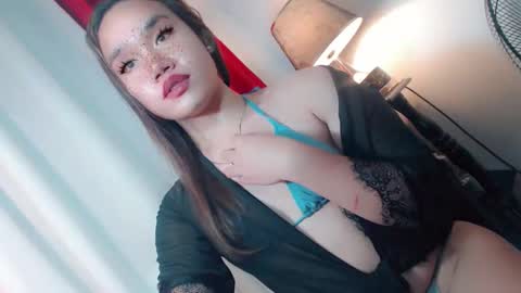 Snapshot of streetlustgirl chatting on 12-03-25, 11:30 lexie online show from 12-03-25, 11:30