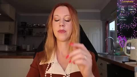 Amorina online show from 09-17-25, 09:11