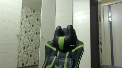 Alex online show from 02-08-25, 02:49