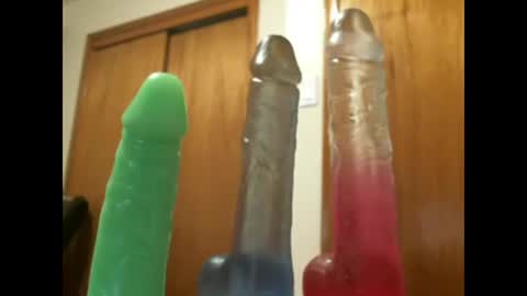 Snapshot of studinto chatting on 10-20-25, 06:03 BadBrad online show from 10-20-25, 06:03