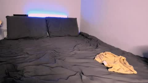 Mary online show from 02-22-25, 04:40