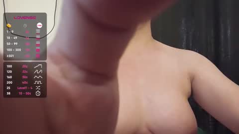 Snapshot of stunnerasha chatting on 10-06-25, 04:43 IG livinlavidakhai online show from 10-06-25, 04:43