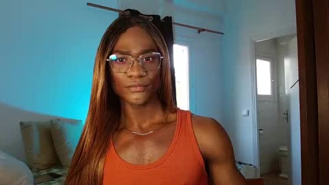 Snapshot of suannyklatten_ chatting on 02-11-25, 11:21 Suanny Klatten It is my account independent online show from 02-11-25, 11:21