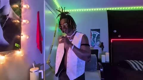 Hot Chocolate online show from 11-18-25, 06:51