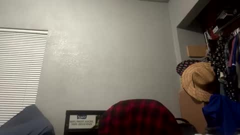 Snapshot of suavecito67 chatting on 11-21-25, 03:38 suavecito67 online show from 11-21-25, 03:38