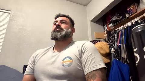 Snapshot of suavecito67 chatting on 11-28-25, 04:04 suavecito67 online show from 11-28-25, 04:04