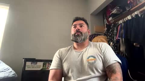 Snapshot of suavecito67 chatting on 11-28-25, 04:09 suavecito67 online show from 11-28-25, 04:09