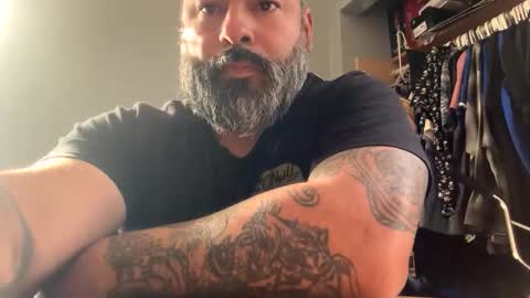 Snapshot of suavecito67 chatting on 11-29-25, 05:16 suavecito67 online show from 11-29-25, 05:16