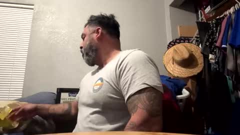 Snapshot of suavecito67 chatting on 12-16-25, 03:11 suavecito67 online show from 12-16-25, 03:11