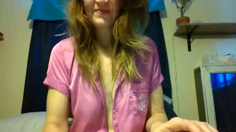 Snapshot of sub4you69brat chatting on 02-03-25, 02:45 sub4you69brat online show from 02-03-25, 02:45