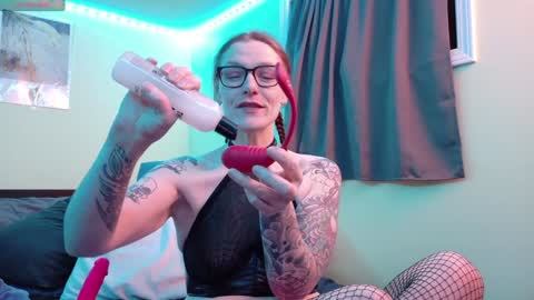 Snapshot of subbypunkruby77 chatting on 02-06-25, 05:57 SubbyPunkRuby online show from 02-06-25, 05:57