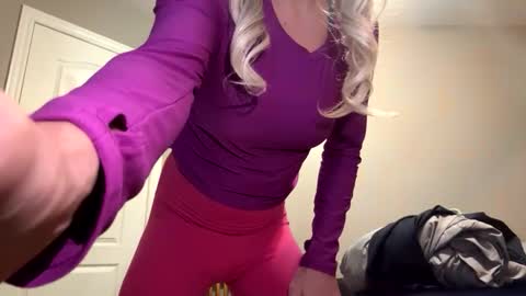 Sissy Isabella online show from 12-04-25, 06:12