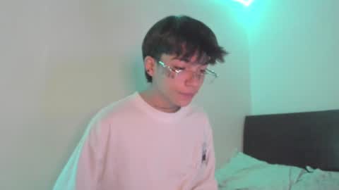 Snapshot of submissive_boyy_ chatting on 12-15-24, 03:31 nico online show from 12-15-24, 03:31