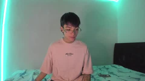 Snapshot of submissive_boyy_ chatting on 01-12-25, 03:36 nico online show from 01-12-25, 03:36