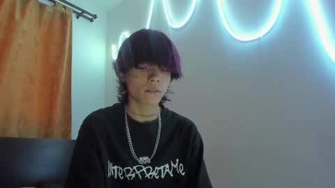 Snapshot of submissive_boyy_ chatting on 12-17-25, 04:57 nico online show from 12-17-25, 04:57